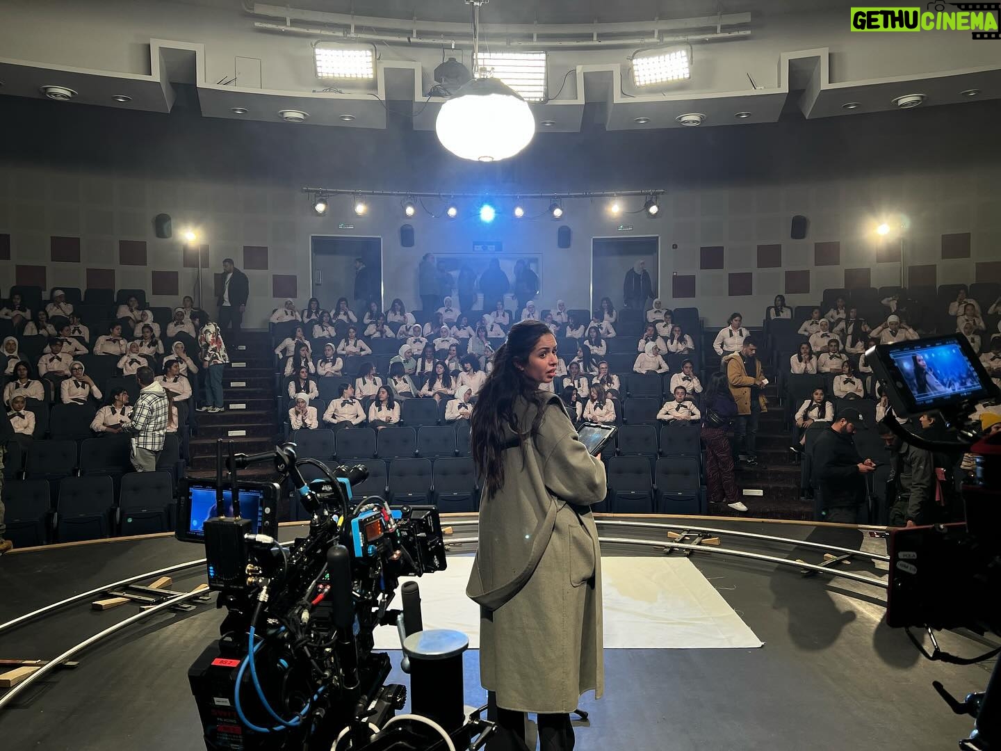 Tima Shomali - 52.8K Likes - تصوير احد المشاهد القريبة على قلبي”ماذا لو فرح غنت؟” 🤍
@raneemhaithamm
The Making of one of my favorite scenes “What if Farah sang?” What could’ve been…
@filmizion @netflixmena
#alrawabischoolforgirls
#مدرسة_الروابي_للبنات
#فتيات_الروابي