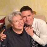 Timur Batrutdinov Instagram – С днём рождения, мамуль! Люблю тебя до неба! Спасибо, что ты у меня, у нас есть. Ты наш фундамент – на тебе все держимся в этой жизни. Никогда не болей, а на всё остальное, у тебя есть я/мы. Твой сынуля.