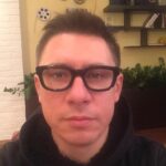 Timur Batrutdinov Instagram - Примерил фирменные очки Антона Беляева @therrmaitz . Думал, почувствую себя крутым музыкантом. Но почему-то чувствую себя Харламовым 🤓 #батр #therrmaitz #очки #носиочки