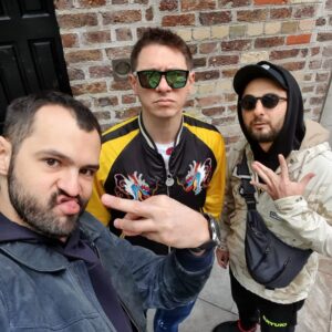 Timur Batrutdinov Instagram - В Ирландии ты автоматически становишься крутым. Правда, у каждого из нас своё понимание крутости на лице. Какая фотка, по вашему мнению, должна стать обложкой нашего альбома «Дублинское долби»? Как всегда, схема проста: 1,2,3,4 или 5?
#хбдс #евротур #дублин #кудахарлашкупотеряли