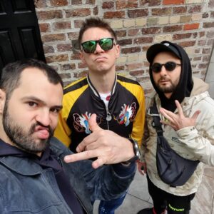 Timur Batrutdinov Instagram - В Ирландии ты автоматически становишься крутым. Правда, у каждого из нас своё понимание крутости на лице. Какая фотка, по вашему мнению, должна стать обложкой нашего альбома «Дублинское долби»? Как всегда, схема проста: 1,2,3,4 или 5?
#хбдс #евротур #дублин #кудахарлашкупотеряли