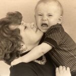 Timur Batrutdinov Instagram - Сегодня день рождения у моего самого дорогого человека. Мамуль, с днём рождения! Ты со мной с самого рождения и в печали и в радости. Мне жутко повезло, что именно ты моя мама. Всё хорошее, что есть во мне - от тебя. Главный мотив моих жизненных амбиций - твоя гордость за меня. Никогда не болей и всегда будь счастлива! Я всегда рядом. Люблю. Твой сынуля) На фото - я испугался фотографа и защищаю от него маму истошным плачем)
