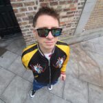 Timur Batrutdinov Instagram - В Ирландии ты автоматически становишься крутым. Правда, у каждого из нас своё понимание крутости на лице. Какая фотка, по вашему мнению, должна стать обложкой нашего альбома «Дублинское долби»? Как всегда, схема проста: 1,2,3,4 или 5? #хбдс #евротур #дублин #кудахарлашкупотеряли