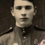Timur Batrutdinov Instagram - 🌷Рахимбаева(Афончикова) Надежда Васильевна (22.06.1924-31.01.1984) Всю войну прошла мед сестрой военного госпиталя. Несла на своих хрупких плечах все тяготы военного времени. В госпитале Надежда встретила своего будущего мужа военврача Рахимбаева Хасана Хусаиновича. К сожалению, архив с документами, подтверждающими участие Надежды Васильевны в боевых действиях, сгорел. Все попытки восстановить документы пока не увенчались успехом. 🌷Демин Владимир Михайлович (27.05.1925-10.10.2005) На фронте с марта 1943. В районе Голясовище младший лейтенант Демин обнаружил минбатарею и скопление до 2 рот, скорректировал огонь дивизиона и минбатарея была подавлена, а пехота рассеяна с большими потерями. 03.04.1945 Владимир Михайлович организовал переправу разведчиков за р. Одер и под обстрелом вражеской артиллерии обнаружил огневые точки противника и вызвал огонь нашей артиллерии, огненные точки противника были подавлены, чем и обеспечил продвижение нашей пехоты на западный берег р. Одер. 🌷Рахимбаев Хасан Хусаинович (05.04.1916-06.12.1966) Прошел войну с 1941 году в звании майор медицинской службы (военврач 2 ранга). Получил награды: Орден Отечественной войны II степени, Орден Красной Звезды, медаль «За оборону Москвы», медаль «За победу над Германией в Великой Отечественной войне 1941-1945гг.» В бою за деревню Павлово Юхновского района, Смоленской области в апреле 1942 года Хасан Хусаинович за три дня боев эвакуировал с поля боя и оказал помощь около трем тысячам раненным бойцам и командирам. Лично участвовал в отражении противника, который приближался к санпункту, благодаря чему 50 человек раненных были спасены от захвата противника. Лично участвовал при ночных поисках советских разведчиков, организуя и контролируя работу по выносу с поля боя раненных и оказанию им помощи.