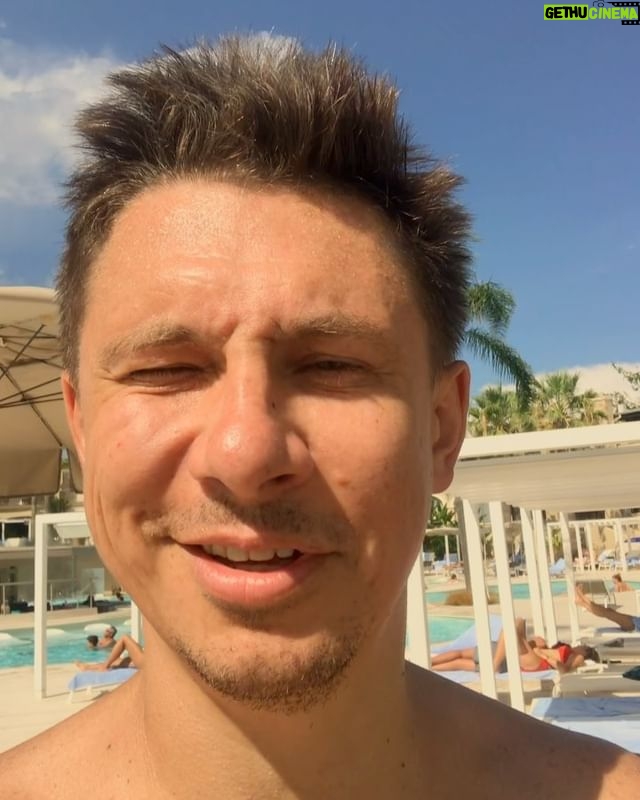 Timur Batrutdinov Instagram - Рекламный ролик. Смотреть до конца! #домашнийарест #хб2 #семёнслепаков #харламов #батрутдинов #тнтпремьер