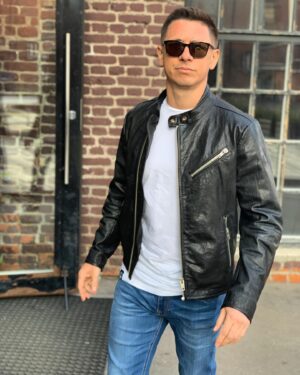Timur Batrutdinov Instagram - Термибатор. Девушки, мне не нужна на вас одежда 😎