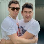 Timur Batrutdinov Instagram – Фото с другом
#вкфест #тахирычи #батрутдинов #мусагалиев #обнимашки #желтаяпрессачеллендж
