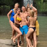 Timur Batrutdinov Instagram - Некоторые кадры из-за кадра сегодняшнего выпуска «План Б». На нашем совместном свидании, мы с девочками окончательно привыкли к тому, что нас снимают камеры. И я наконец-то увидел моих красавиц в купальниках. Хотя, если б не было камер, мы бы наверняка вели себя ещё более дико. Напоминаю включить в 20-30 ТНТ #планБ #тнт #бузова #батрутдинов #моидевочки
