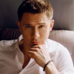 Timur Batrutdinov Instagram - Привет! Читайте моё интервью на @peopletalkru . Побыл красавчиком в кадре и ответил на многие неотвеченные до этого вопросы. Надеюсь, слухов поубавится. Но как показывает практика, слухам не нужен повод, слухам нужен объект. Приятного просмотра и прочтения. #тимурбатрутдинов #peopletalkru