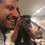 Timur Batrutdinov Instagram - К нам в закулисье заглянул @amiran495 и сразу же был облеплен остроумием #сочи #камеди #большойтур #дневникхача