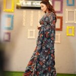 Tina Datta Instagram - A symphony of elegance and tradition adorned with the delicate grace of a gajra, narrated tales of timeless beauty under the starlit sky! . . #lookbook #stylefile #fyp #tinadatta