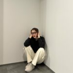 Tina Tamashiro Instagram - UNOHAのスニーカーは、アッパーにペットボトルを リサイクルした人工皮革も採用しているみたい🦛 若干の厚底がスタイルアップも叶えてくれます🦭 私はこのグレージュの色味がカジュアルにも、 どんな服装にも合わせやすくてUNOHAならではで お気に入りです🐰🐨 #PR #unoha