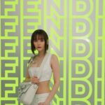 Tina Tamashiro Instagram - 5月10日（水）より伊勢丹新宿店本館 1階=ザ・ステージのポップアップイベントにてフェンディ バイ マーク ジェイコブスの世界先行販売を行われます。(今日からだね🍐 私も今朝一足先に行ってきました🫡🤍 マーク・ジェイコブスとキム・ジョーンズの長年の交友関係により実現した今回のコレクションではニューヨークのカルチャーを反映したポップで新しいフェンディのアイコンとなるアイテムがたくさんありました。私の持つ "バゲット"バッグもサイズ感も含めてとってもかわいいです。 カプセルコレクションの展開も夏にぴったりな蛍光カラーが主役🌞 会場では、ポップアップイベント限定アイテムも販売されているので、ぜひ新宿伊勢丹に行ってみてね。 フェンディ バイ マーク ジェイコブス #marcjacobsxfendi @fendi @mrkimjones @silviaventurinifendi @delfinadelettrez @themarcjacobs POP UP開催期間:2023/5/10(水) ~ 2023/5/16(火)
