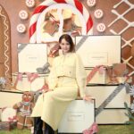Tina Tamashiro Instagram - ジョー マローン ロンドンが、 12月14日(木)から12月25日(月)の期間、 表参道ヒルズ B3Fスペース オーで、 “Gingerbread Land”🧸🧸 ポップアップイベントを開催されるという事で、 さながらリアル夢のお菓子の国🍪に遊びに行ってきました。 ここはどこだろう？と思ってしまうような世界観のつくりこみ、いくつになってもわくわくしてしまうコンセプトに 思わず、かわいい！と口に出しちゃっていました。 そのくらい、小さい頃の夢を刺激されるような 素敵な空間で、ホリデー感も満載です🎄 絶対に欲しいアイテムが見つかるし、ギフト探しにも ぴったりだと思います🎁限定のコレクションも♡ このイベントは、無料で入場いただけますが、 公式LINEアカウントからの事前予約が必要だそうです。 詳細はジョーマローンロンドンの公式でご確認下さい🍸 #PR #JustBecause #JoMaloneLondon #SeasonOfScent #ジョーマローンロンドン #ジンジャーブレッドランド 期間 : 2023年12月14日(木)〜12月25日(月) 時間 : 11:00 – 21:00(最終日25日のみ20:00まで) *最終入場は30分前まで 会場 : 表参道ヒルズ B3F スペース オー (東京都渋谷区神宮前4-12-10) 入場 : 無料/予約制