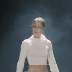 Tini Stoessel Instagram - este álbum, y estos shows definitivamente marcaron mi corazón y mi vida para siempre. gracias por acompañarme, todavía sigo muy movilizada. lxs amo con todo mi corazón, me hicieron muy feliz🤍 esta noche se estrena esta presentación de un mechón de pelo, a las 20hs arg por Flow para Argentina, Uruguay y Paraguay @flow_ar 🤍 gracias a cada persona q hizo parte d este proyecto, lxs admiro y agradezco profundamente.