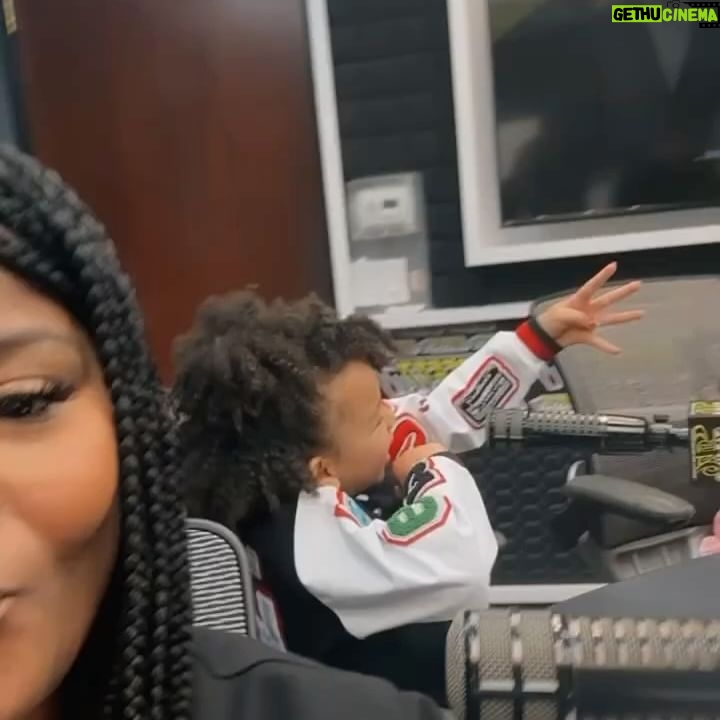 Tiny Harris Instagram - I just love how profesional these girls handled press day Support @therealvanvan_ new single "Be You" featuring my mini me @heiressdharris Stream it/download. Thank you to @morninghustleshow @mystreetz945atl & everyone else who is supporting our young artist #beyou #heiressharris #vanvan #albumcomingjuly5th