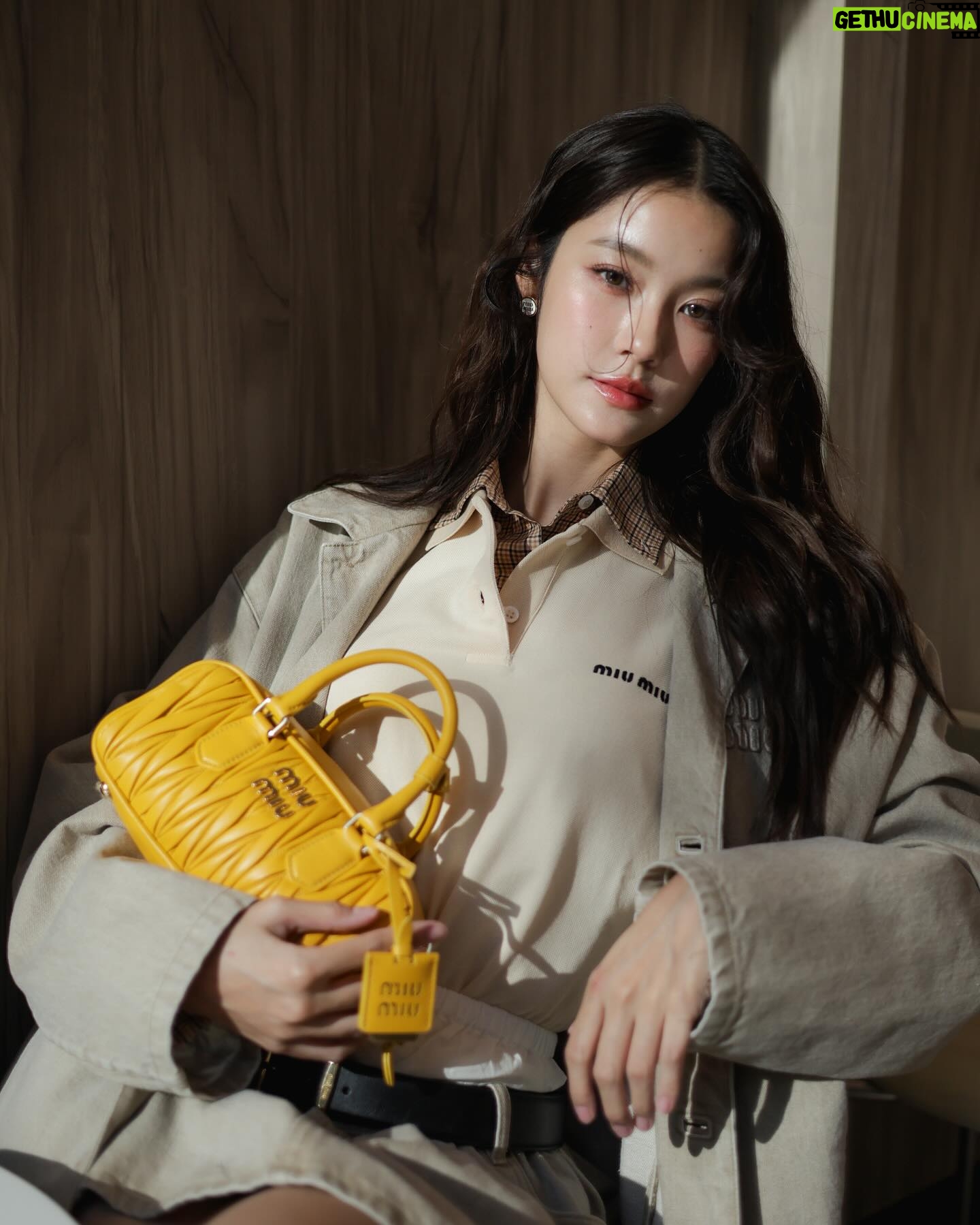 Tipnaree Weerawatnodom Instagram - @MiuMiu 💛✨ #MiuMiu #MiuArcadie