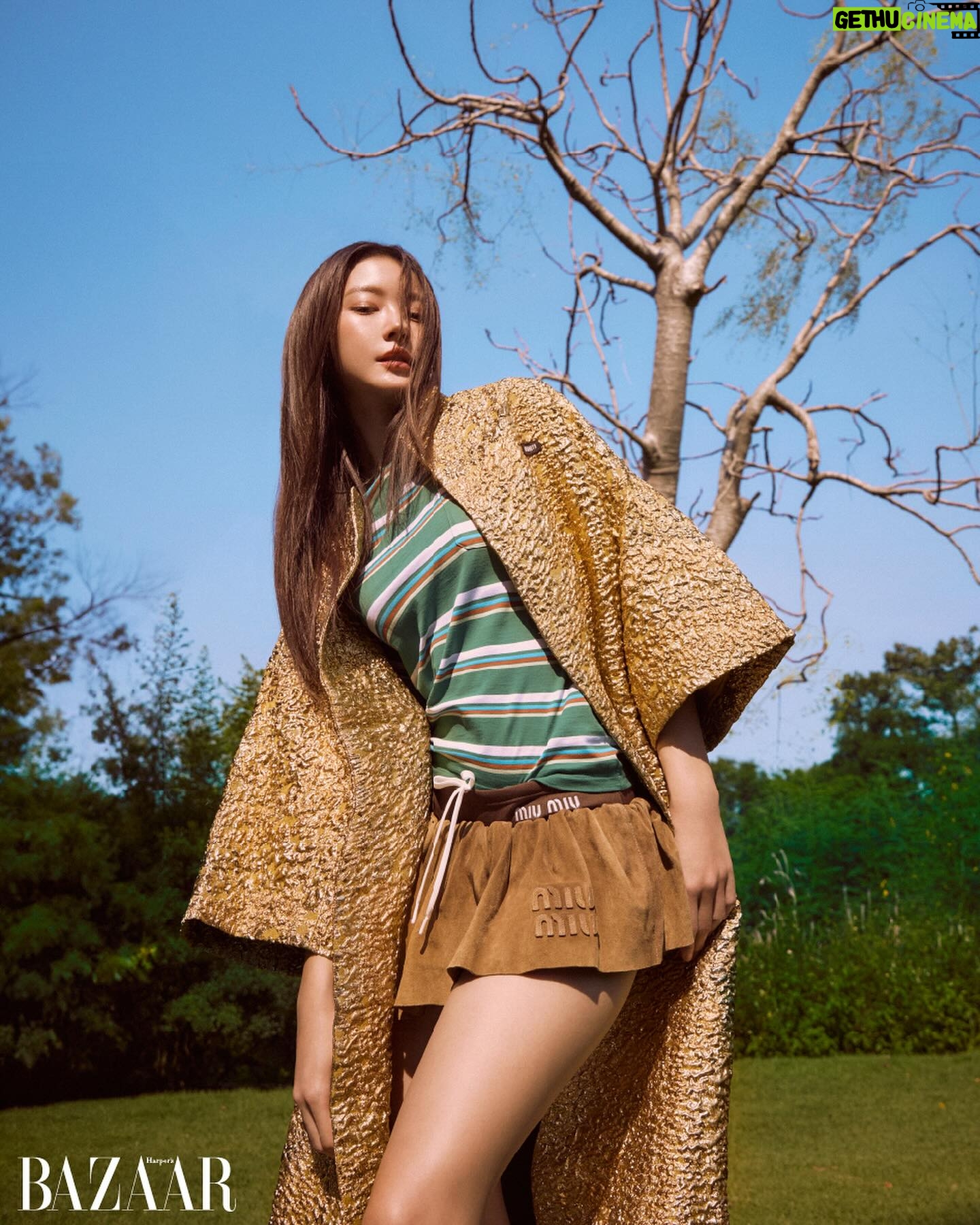 Tipnaree Weerawatnodom Instagram - 🍃🐝Miu Miu Spring/Summer 2024🌷🌤️ #BAZAARThailand #MiuMiu #MiuMiuSS24