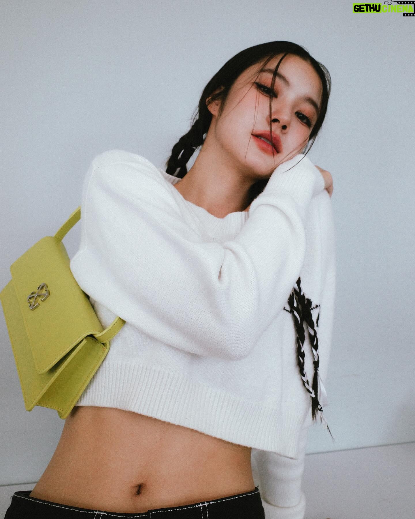 Tipnaree Weerawatnodom Instagram - Late night posssss ππΎπ #OffWhite #OffWhiteBangkok @off____white