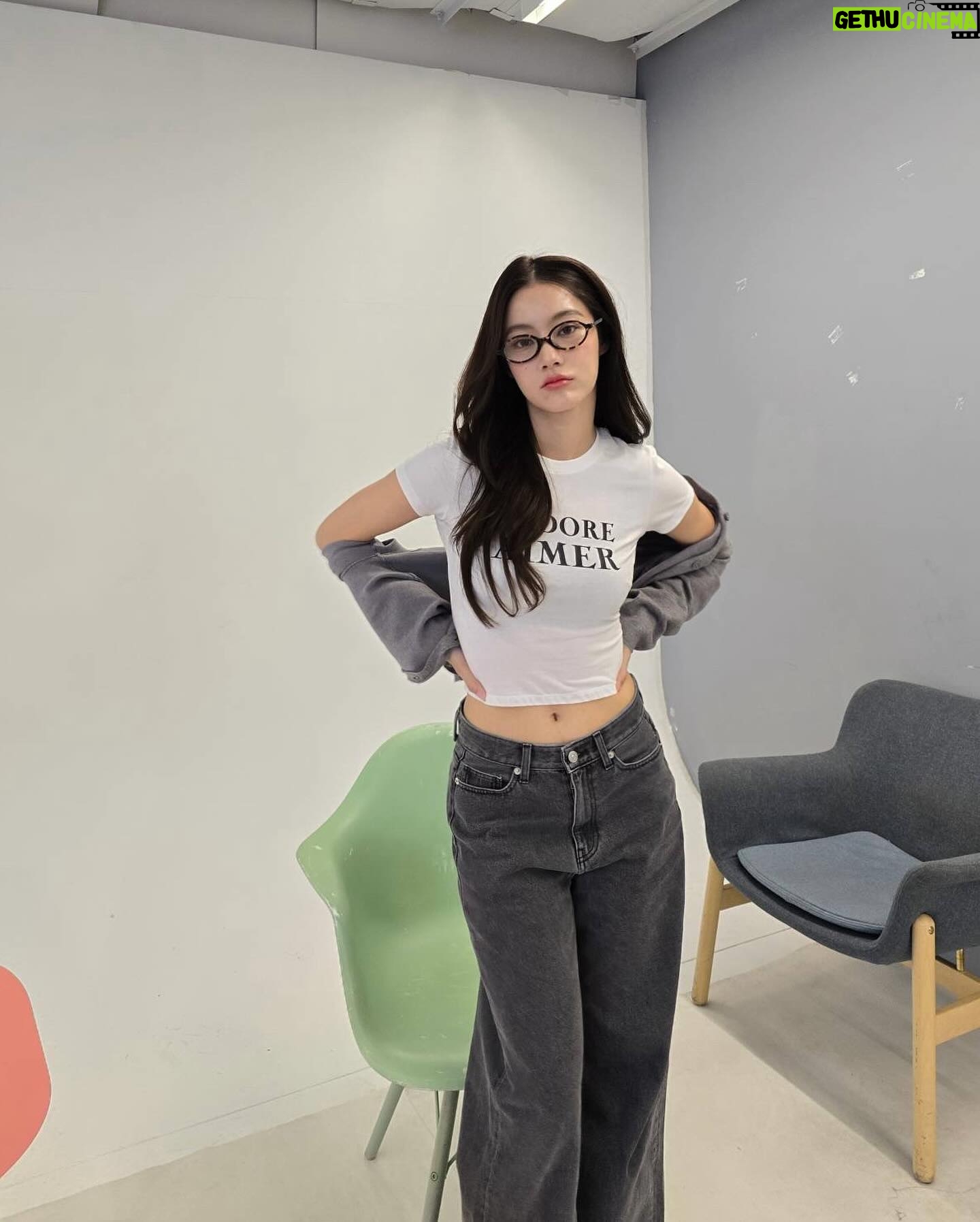 Tipnaree Weerawatnodom Instagram - Friyay 🤓🎀🤍