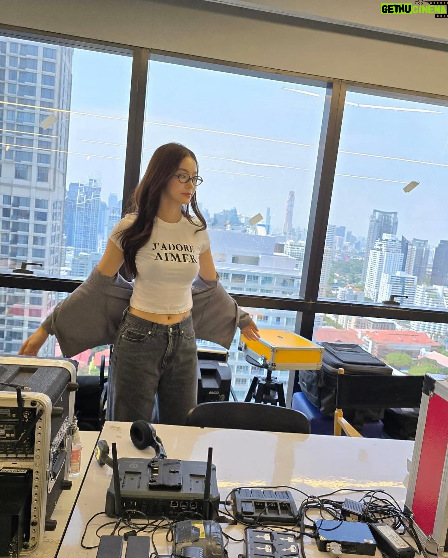 Tipnaree Weerawatnodom Instagram - Friyay 🤓🎀🤍