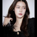 Tipnaree Weerawatnodom Instagram - You’re the yin to my yang. ☯︎ 🖤 @pongberryz 🤍 @art_artery 🖤 @theacass 🤍 @spophair