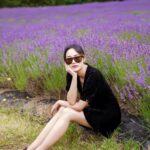 Tisanart Sornsuek Instagram - 🪻🪻🐝🕷️🕸️🦋 ”ทำใจนิ่งๆแล้วเดินเข้าไปถ่ายรูป“ คนถ่ายกล่าวไว้ #tisanartmemorytravel
