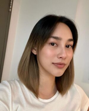 Tisanart Sornsuek Instagram - ผมยาวแล้วแต่ก็ยังมัดใจไม่ได้💇🏻‍♀️อะไรอะ!!…🤪