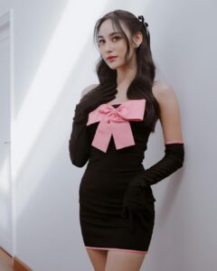 Tisanart Sornsuek Instagram - 🖤💗โบค่ะ โบค่ะ 🎀 มาคนเดียว
