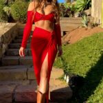 Tita Ureta Instagram - dicen que el rojo es el color de esta temporada ❤️ así que guarde alguna pilcha roja, acuérdese de mi