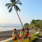 Tita Ureta Instagram - amigas ticas 🌊💫 Las voy a echar de menos. Amistad sincera, conversaciones que hacen bien . ✈️ @copaairlines de vuelta