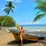 Tita Ureta Instagram – con este clima… unas ganas de viajar, si o no? vayan a ver cómo terminó esta aventura playera en el último video (lo tuve que cortar porque por supuesto quedé como Dios me trajo al mundo)
en mis tips viajeros, además de contarles que si quieren viajar a cualquier destino con Copa, pueden parar en Panamá con el mismo ticket, sin costo adicional, les quiero contar de un destino que no había escuchado y que por supuesto que Copa llega con 3 vuelos semanales: Armenia, en Colombia. Lo habían escuchado? Amo que puedes conocer destinos únicos desde el Hub de las Américas en Panamá. Más info en copa.com @copaairlines y planea tus próximas vacaciones hacia la zona cafetera de Colombia!
.
#TeamCopa #CopaTravelers #DestinoCopa #Copa2Armenia