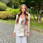 Tita Ureta Instagram - Hola ✌🏾 Siempre protejo* mi pelo con el Aqua Oil de Aloe & Aceite de Argan de @herbalessencesla. Lo uso como termo protector y también después de secar el pelo, para controlar el frizz, da brillo y suavidad. Lo mejor? Menos daño con el calor. *Protección contra daño generado por herramientas de calor. #publicidad
