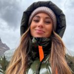 Tita Ureta Instagram - domingo. terapia de vida. gracias por la oportunidad de experimentar esas aguas en tremendo paisaje en medio de nuestra Cordillera de Los Andes. Ojalá todos los chilenos al menos una vez en la vida conozcamos este paraíso, se llama Laguna del Inca. Y estuvimos en vivo en @depaseocl @mega.tv con @rinconsalfate en @skiportillo , ya quiero que caiga nieve y volver !