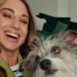 Tita Ureta Instagram - Muchas caras, lindos momentos. Un backstage de mi trabajo, donde aprendo y crezco cada día de tremendos equipos y personas talentosas 💚🩵 ahh y todas estas fotos las tomé con efecto bokeh, fondo desenfocado. lindo domingo @honor_chile #HONORMagic6Pro