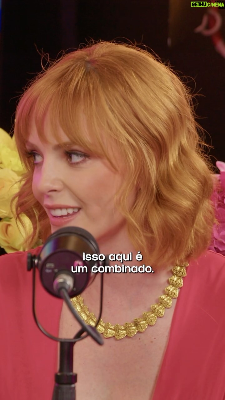 Titi Müller Instagram - No episódio de Acessíveis com a @amandaramalho falamos sobre como aquele toque sincerão vindo de uma pessoa querida pode ajudar uma pessoa autista. Ela também nos contou quais diferenças ela teria vivido na infância, se tivesse sido diagnosticada ainda criança. Esse papo completo tá nos nossos canais, já assistiu? Linkss na bio! 🩷✨