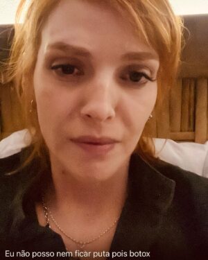 Titi Müller Instagram - Se chorei ou se sorri, o importante é que ninguém nunca vai saber quais emoções eu vivi pois botocada & medicada #retrospectiva2023
