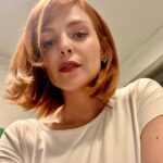Titi Müller Instagram - Quem presta atenção no mofo no teto com esse cabelo perfeito por @vitaohair? E obrigada pela alquimia @marinasantos______ melhor colorista da vida 🔥