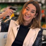 Toñi Moreno Instagram - Me encanta ser útil y por eso me apunto a contarlo siempre que hay ofertas para ahorrar🐷🐷 Y como esta semana hay muchas cosas a 1€ y 2€ en @dia_esp, 🔍 Toñi la reportera no podía faltar a la cita. Esta es mi compra de productos a 1€ 🛒 pero seguro que tu también encuentras las ofertas para ahorrar en la tuya. 1€ - Magdalenas valencianas 1€ - Zumo de piña 1€ - Yogur natural 1€ - Pulpa de aguacate para tostadas 1€ - Mermelada de fresa 0% 1€ - Naturmundo Mix 2x1 1€ - Aceitunas sin hueso 1€ - Paté de salmón 1€ - Tortitas de maíz 1€ - Palmeritas 1€ - Lentejas con verduras 1€ - Tortilla individual 1€ - Crema de Verduras 1€ - Ensaladilla 1€ - Y lasaña boloñesa Total 15€ y 6,05 de ahorro por ser del Club Dia que me gasté en las ofertas de frutas 🍏🍌🍊y pan de torrijas👩‍🍳. Ahora es tu turno!