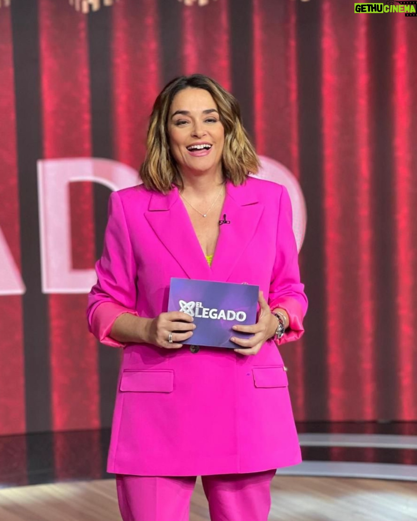 Toñi Moreno Instagram - Hoy arranco la grabación de un nuevo proyecto para @canalsurradiotv .. con las mismas ganas de aprender y de entregarme. Me siento tan afortunada de poder trabajar en lo que me apasiona!!!