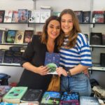 Toñi Moreno Instagram – A esta súper escritora @nina_dimitrova378 la vi nacer. Esto pasa tan rápido que no hay que entretenerse en chorradas. Léanla. Me ha impresionado ver en la mujer que se ha convertido. Adoro a sus padres Nico y Nadia. Me acogieron en su casa cuando no tenía ni para el metro. https://editorialcirculorojo.com/zele-prisionera-de-una-estrella/