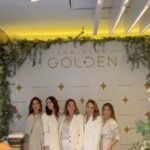 Toñi Moreno Instagram – Gracias a todos los que hicisteis posible este evento: 

💐 @alondrafloristeriasevilla 
🍴 @popi_jamon
🥂 @cepa21bodegas 
A todo el equipo de @clinica_golden por recibirnos en su casa. 

Y por supuesto a mis socias @manuelabautista77 @paloma.cuenca @fatimapereyramoreno y @carlotapanades 🤍

¡Hemos arrancado @conalmagolden! ✨