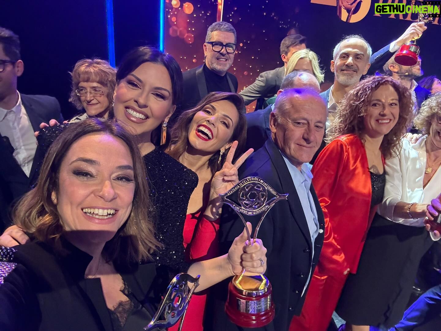 Toñi Moreno Instagram - Más de una noche para el recuerdo. @academiadetv @gentemaravillosa_tv