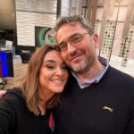 Toñi Moreno Instagram – Hoy ha venido un ángel haciéndose pasar por escritor de éxito a la mañana de @canalsurradiotv .  Le he confesado algunos de mis anhelos por si pudiera hacer algo. @maximohuerta @hoyendiacstv