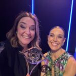 Toñi Moreno Instagram - Una noche inolvidable para la familia de @gentemaravillosa_tv @canalsurradiotv. Premios Irís !!!! Gracias a @academiadetv por reconocer nuestro trabajo. Estilismo @almudenaruizstylist @eneandeco__concept