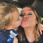 Toñi Moreno Instagram – Encuentros en la puerta de un colegio.