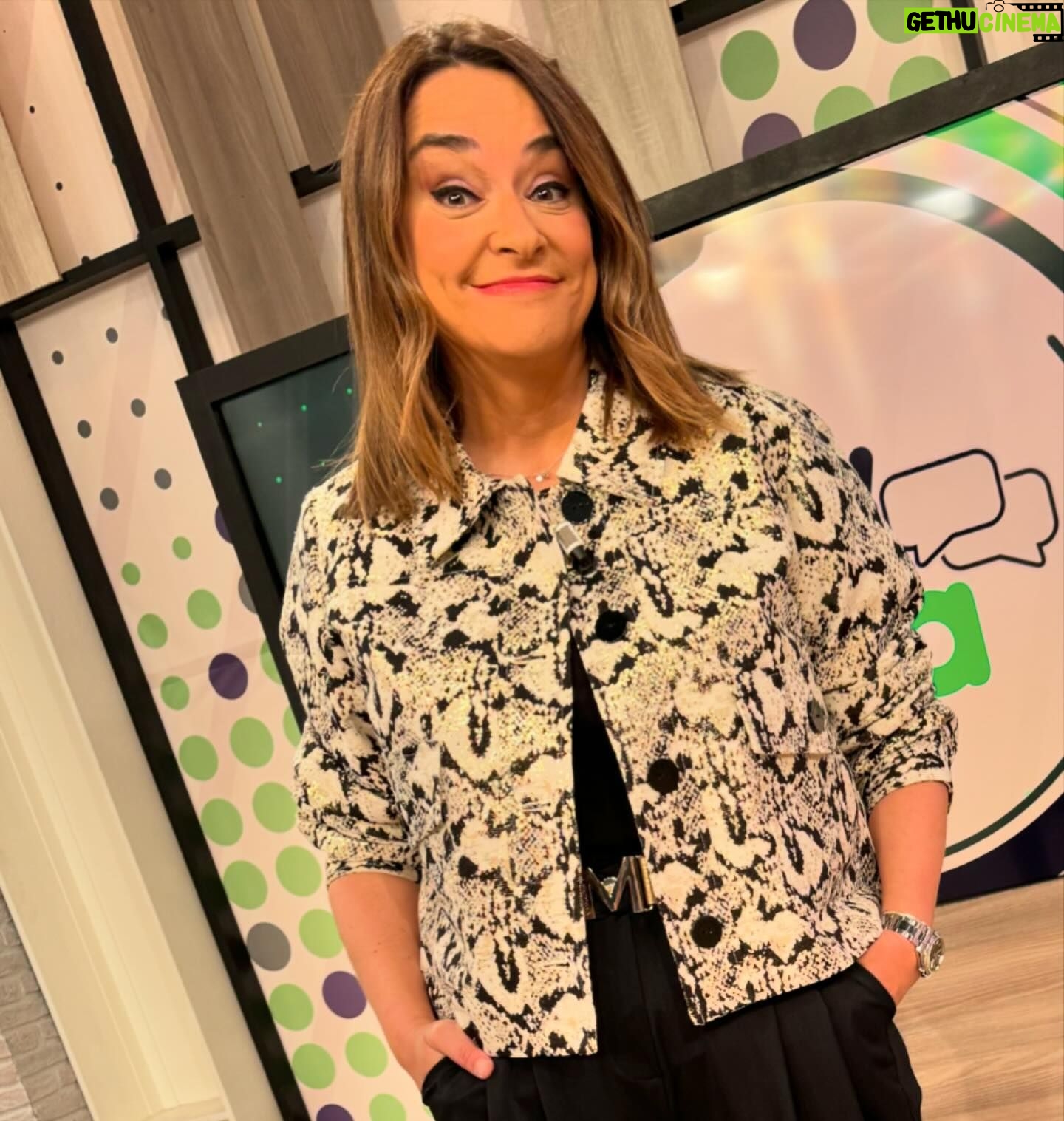 Toñi Moreno Instagram - Vamos a defender la alegría !!! Estilismo @lolacasademunt