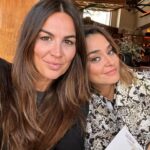 Toñi Moreno Instagram – De la serie “No sé qué haría sin ellas. Mis amigas“. Dña Manuela Bautista. Mi Nela. Más de veinte años de amor, confianza, lealtad y mucha VERDAD. Lo que más coraje me da es lo bien que está llegando a la madurez jajajajajjajajajaja. Te amo @manuelabautista77