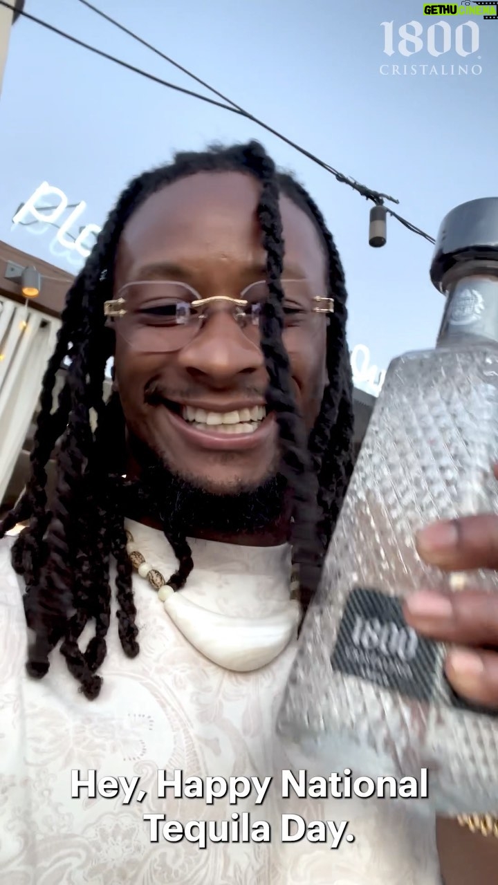 Todd Gurley Instagram - Players’ Night Out with @playerstribune was a TIME, ya’ll! Shoutout to @1800tequila for the 🔥 Cristalino, looking forward to drinking this for #NationalTequilaDay. #1800TequilaPartner