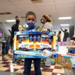 Todd Gurley Instagram - Blessed to be able to give back. This Holiday Season, I was able to head back home @officialmadefoundation teamed up with @tryhungry to donate some great delicious meals & gifts to the community that raised me. Thanks to everyone who helped make this event happen.#TrulyBlessed #MakeADifferenceEveryday 📸: @d_2da_c